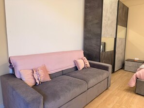 舒适三人房, 露台 | 免费 WiFi