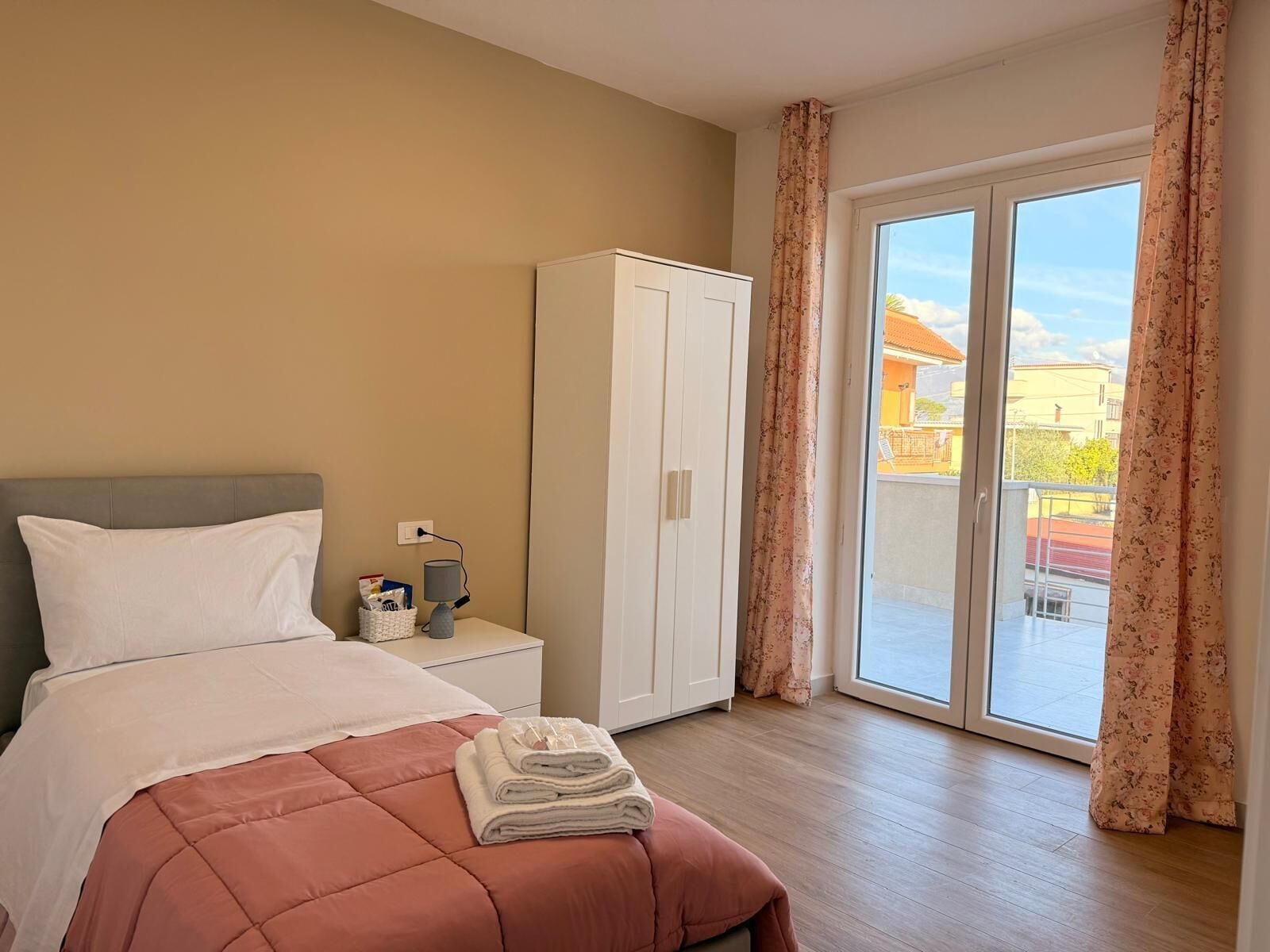 Classic Single Room, Balcony | Free WiFi