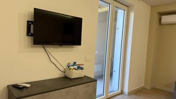 Phòng 3 tiện nghi đơn giản, sân hiên | Truy cập Internet không dây miễn phí