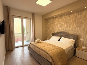 Comfort Double Room, Balcony | Free WiFi - The Villas (Scafati)