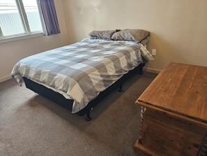 Room - Great Home With Lots Of Space (Invercargill)