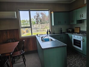 Private kitchen - Great Home With Lots Of Space (Invercargill)