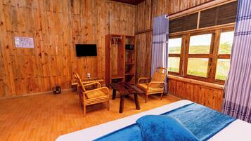 In-room safe, free WiFi