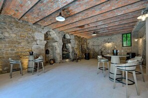 Interior - Provençal country house - Swimming pool - Sleeps 9 (Entrecasteaux)