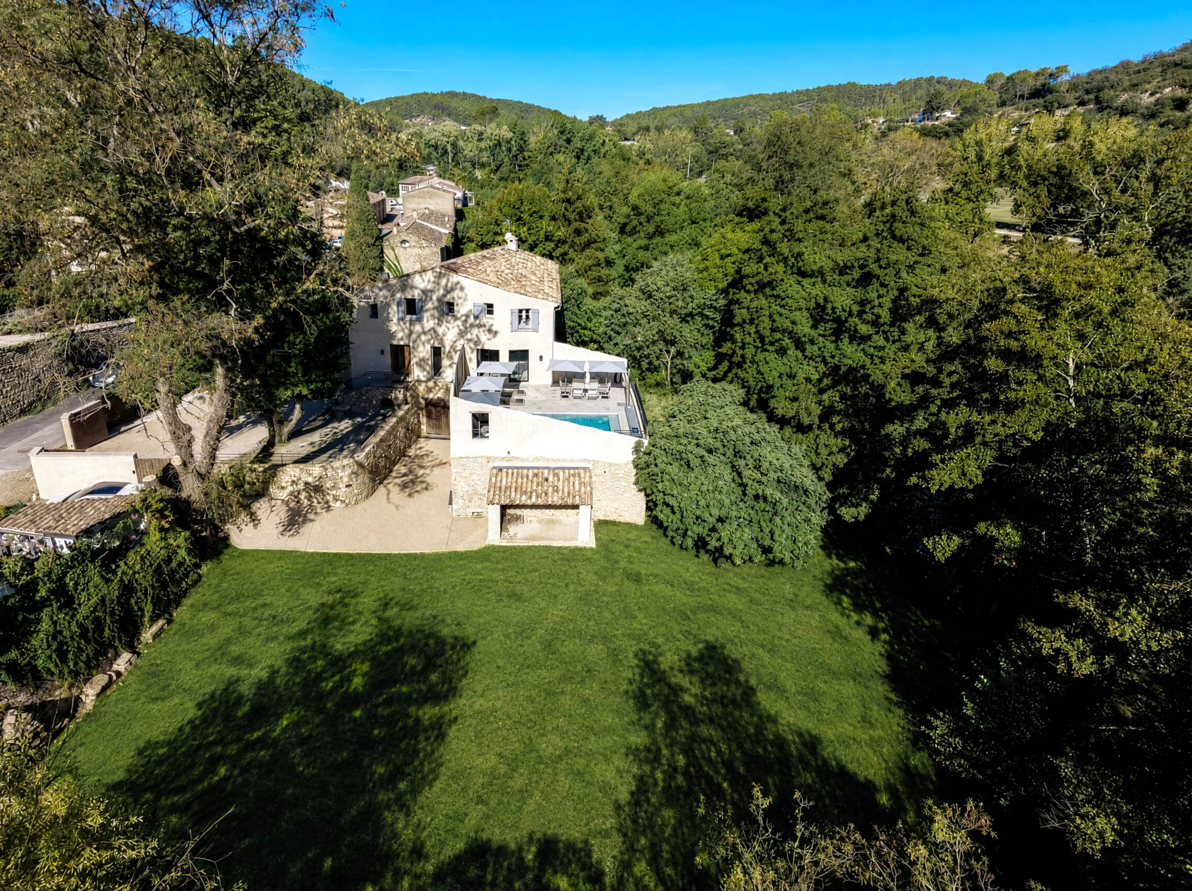 Location Entrecasteau Denis retouche v210
