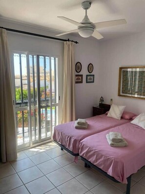 Iron/ironing board, WiFi, bed sheets - Bajamar 23, beautiful house (Nerja)