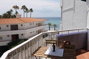 Outdoor dining - Torresol 411 Nerjarent. (Nerja)