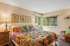 Free WiFi, bed sheets - Retro Cabin by Lake • Game Room • Walk to Village (Big Bear Lake)