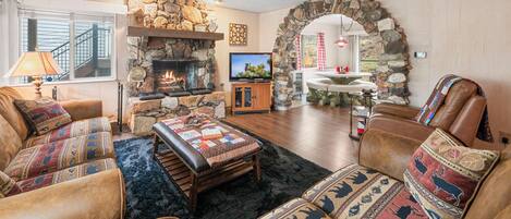 Smart-TV, Kamin, Tischtennisplatte, Videothek