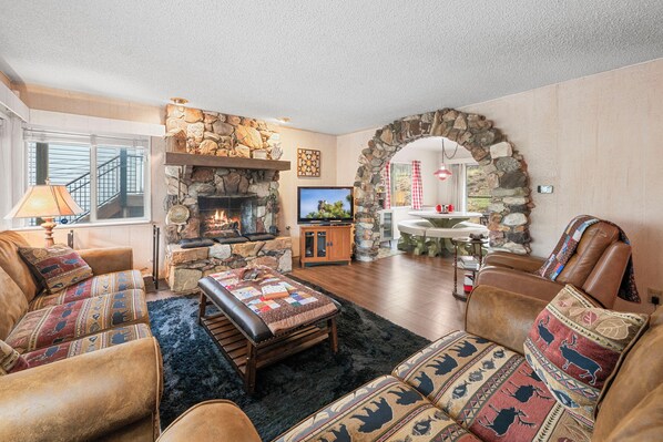 Smart TV, fireplace, ping pong, video library