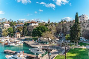 Pemandangan kota dari properti