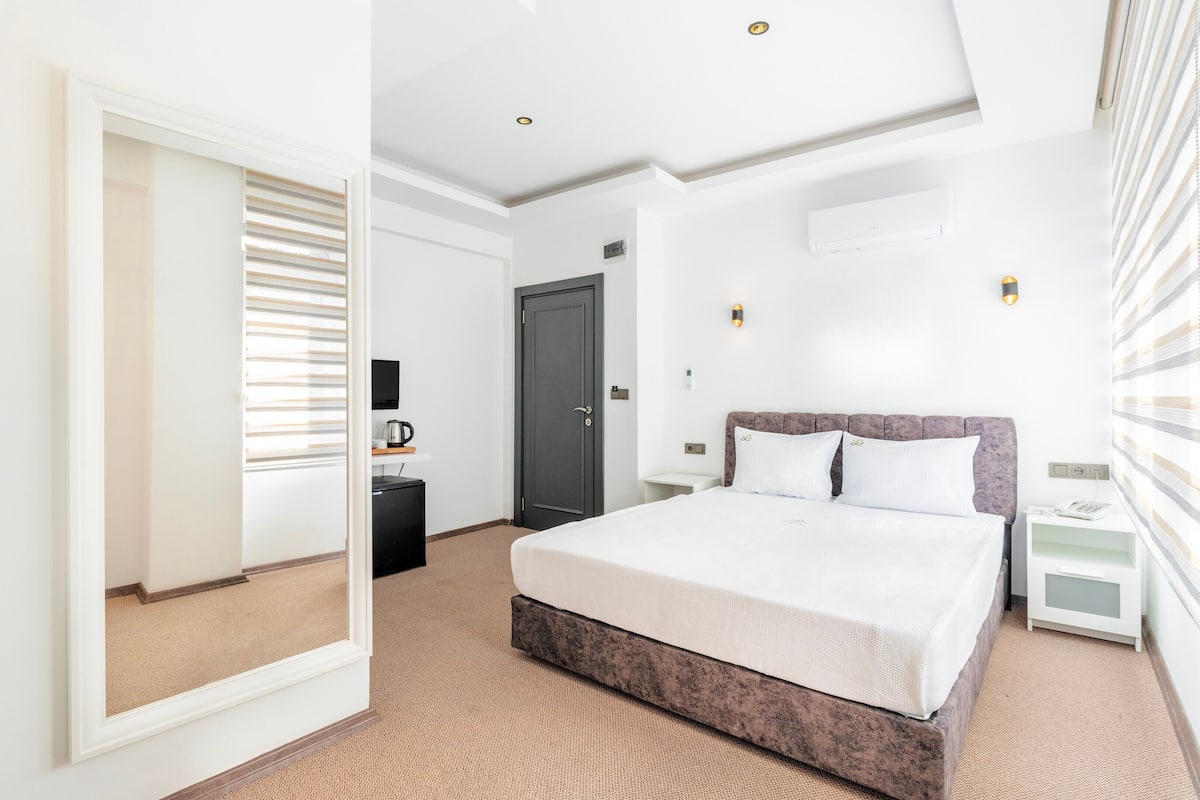 Standard Double Room, City View