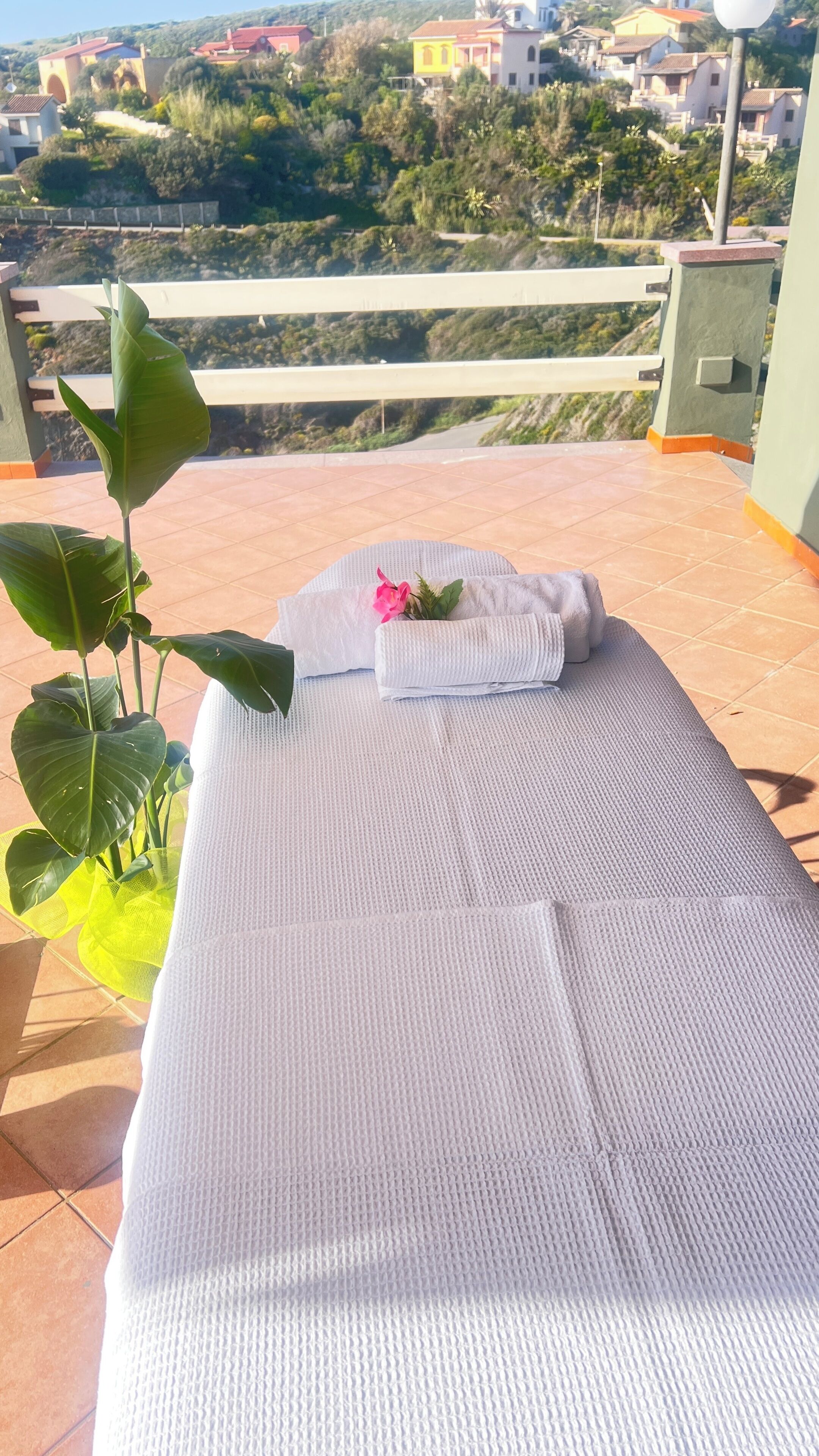 Body treatments, aromatherapy, sports massages, facials