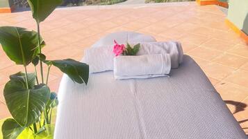 Body treatments, aromatherapy, sports massages, facials