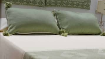 Phòng đôi Superior, quang cảnh biển | Két bảo mật tại phòng, bàn, màn/rèm cản sáng