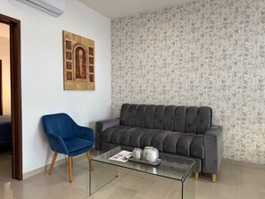 TV - Apartment Steps from the Beach and Golden Zone (Mazatlán)