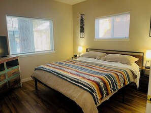 2 bedrooms, travel crib, free WiFi, bed sheets