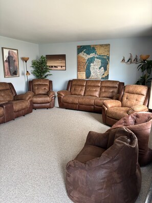 Living area - Fisherman's Delight (clay township)