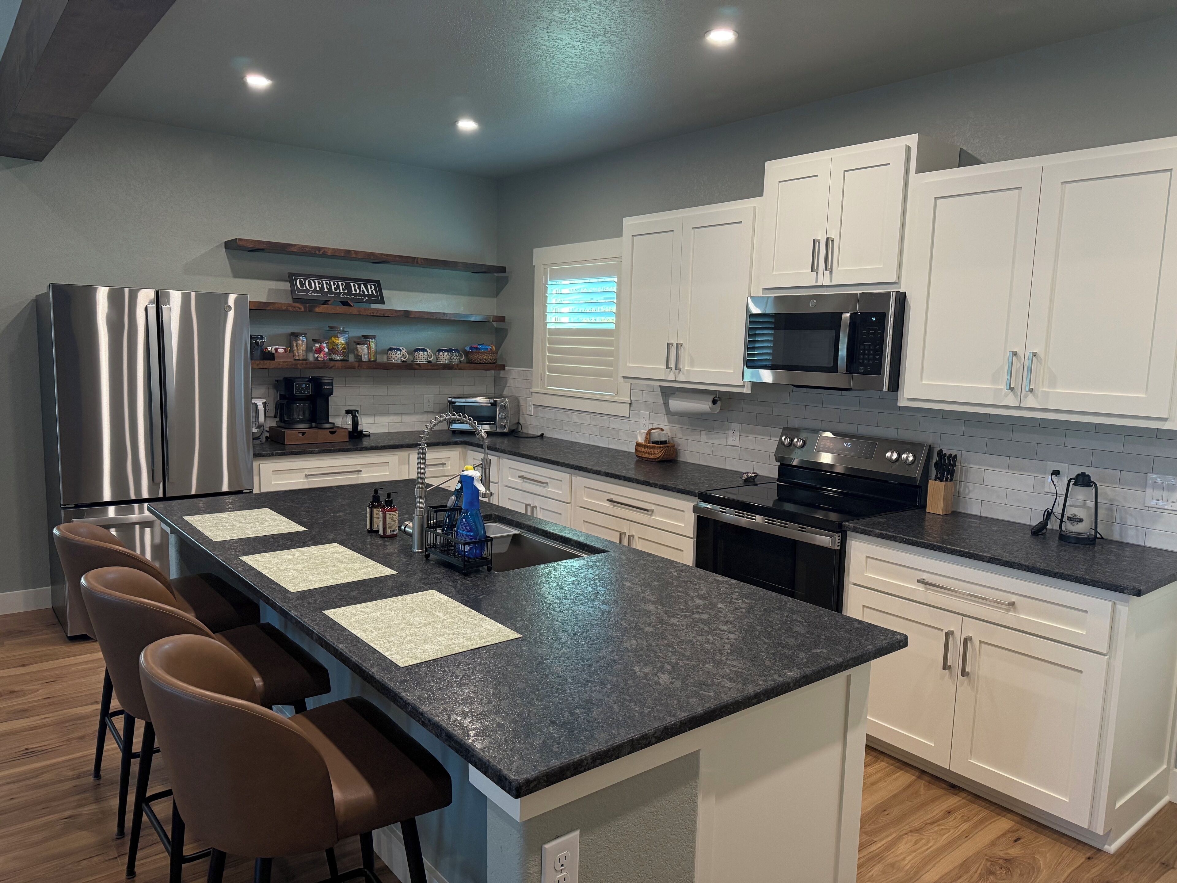 Microwave, oven, stovetop, dishwasher