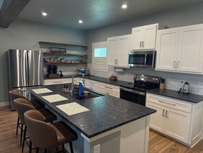 微波炉、烤箱、炉灶、洗碗机