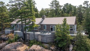 Exterior - Richard's Island Pointe au Baril, in the sought after outer islands (Pointe au Baril)
