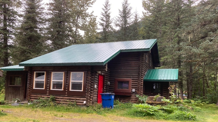 Valdez Lodge