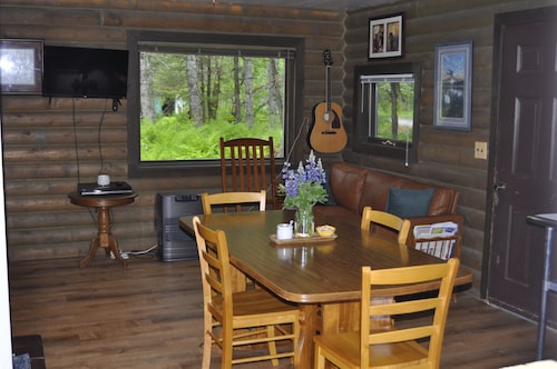 Valdez Lodge