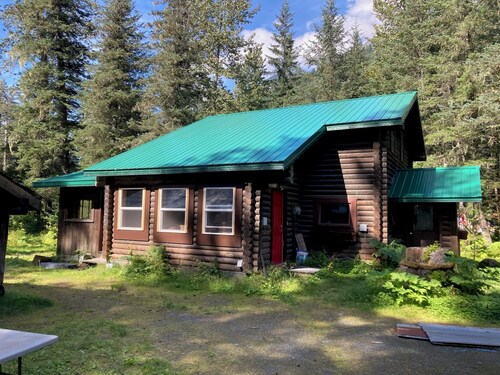 Valdez Lodge