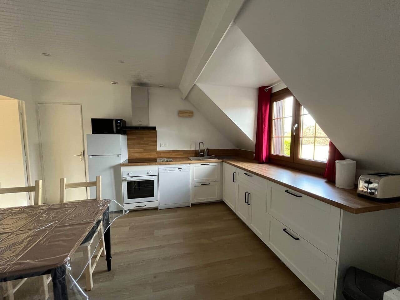 Réfrigérateur, micro-ondes, four, lave-vaisselle