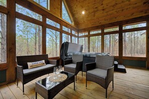 Indoor spa tub - Treat Yourself to a Stay at Sugar Plum Cottage (Broken Bow)