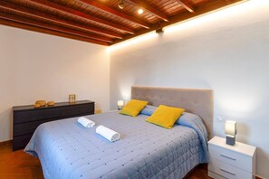 Iron/ironing board, free WiFi, bed sheets - Villa Lemes by Villa Plus (Playa Blanca)