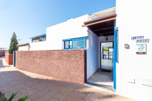 Exterior detail - Villa Lemes by Villa Plus (Playa Blanca)