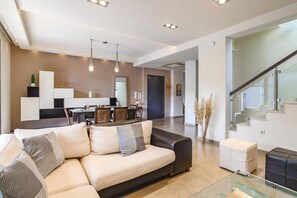 Smart TV, ping pong - Villa Kallisti Ialyssos by Villa Plus (Ialysos)