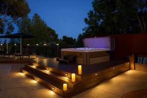 Terrace/patio - The Grand Bay Retreat – 5-BR Luxury Home w/ Pool, Hot Tub & Game Areas (San Diego)