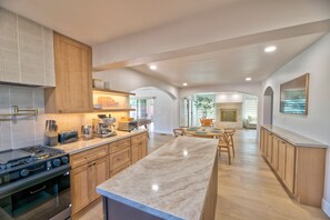 Fridge, microwave, oven, stovetop - The Grand Bay Retreat – 5-BR Luxury Home w/ Pool, Hot Tub & Game Areas (San Diego)