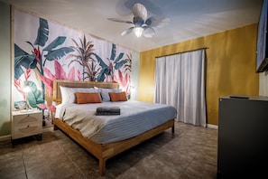 Silitysrauta/-lauta, Wi-Fi, vuodevaatteet