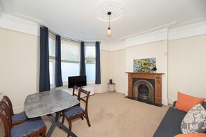 TV - Beautiful 2BR flat in leafy suburb - Pass the Keys (London)