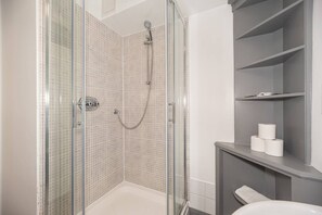 Hair dryer, towels - Beautiful 2BR flat in leafy suburb - Pass the Keys (London)