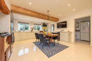 Fridge, microwave, oven, toaster - Sutherland House • Modern & Elegant Home - Pass the Keys (Telford)