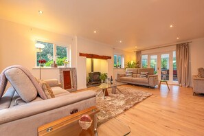 TV, fireplace - Sutherland House • Modern & Elegant Home - Pass the Keys (Telford)