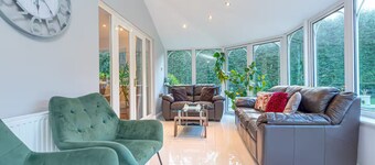 Sutherland House • Modern & Elegant Home - Pass the Keys