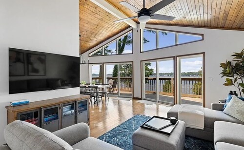 New Listing - The Bluff House on Paw Paw Lake, sleeps 12!