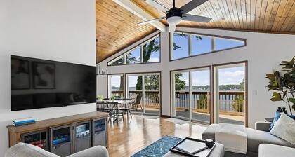 New Listing - The Bluff House on Paw Paw Lake, sleeps 12!