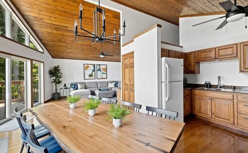 New Listing - The Bluff House on Paw Paw Lake, sleeps 12!