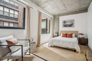 Desk, iron/ironing board, travel cot, WiFi - 132 W 26 - 6 Modern 2BR with WD in Elevator Building in NoMad (New York)
