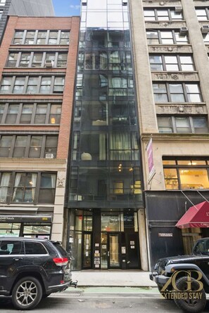 Exterior - 132 W 26 - 6 Modern 2BR with WD in Elevator Building in NoMad (New York)