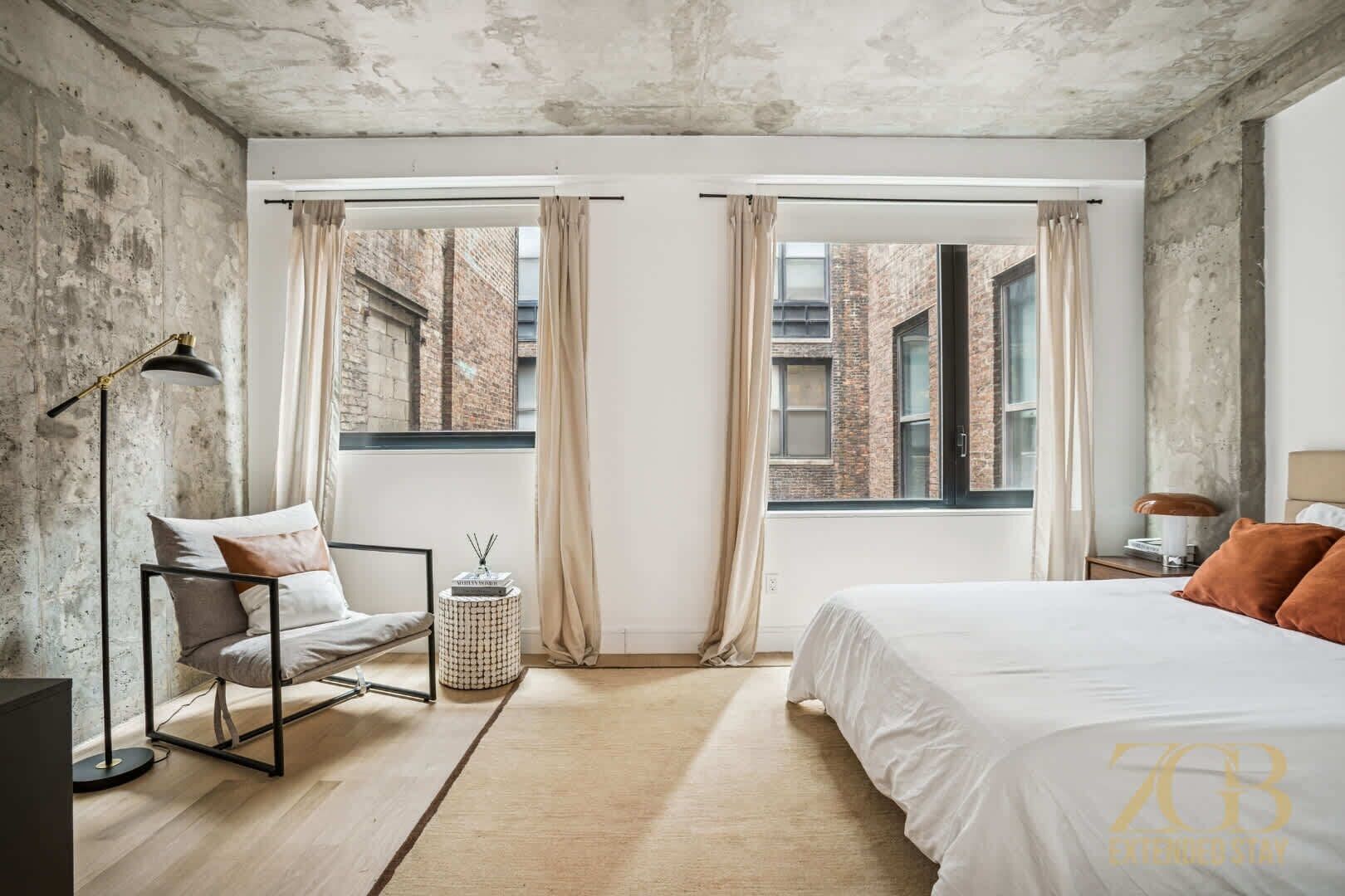 Desk, iron/ironing board, travel cot, WiFi