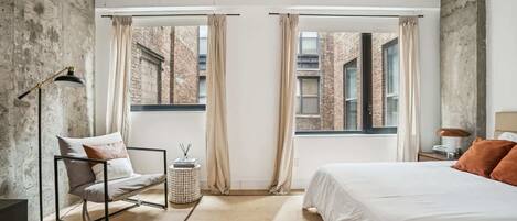 Desk, iron/ironing board, travel cot, WiFi