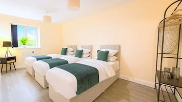 Iron/ironing board, WiFi, bed sheets