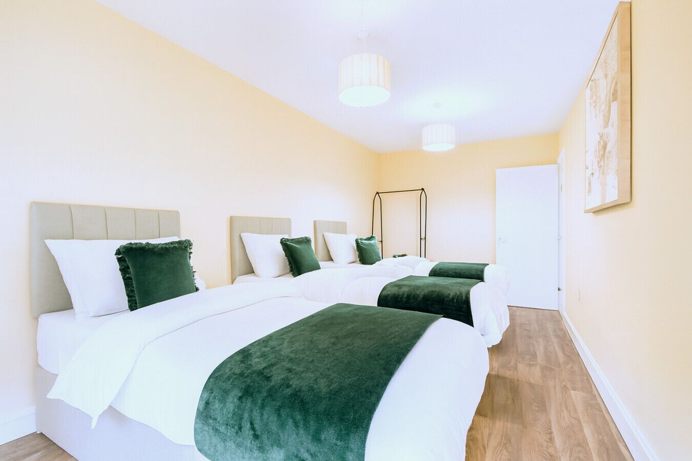 Iron/ironing board, WiFi, bed sheets